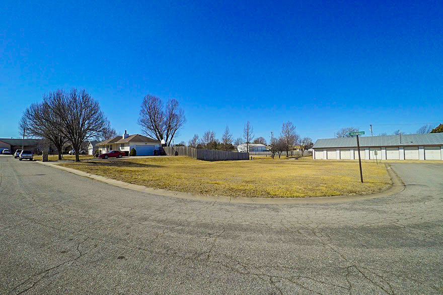 McCurdy Auction - (Benton) ABSOLUTE - Undeveloped Residential Lot